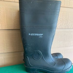 Dunlop plain toe rain guard boots